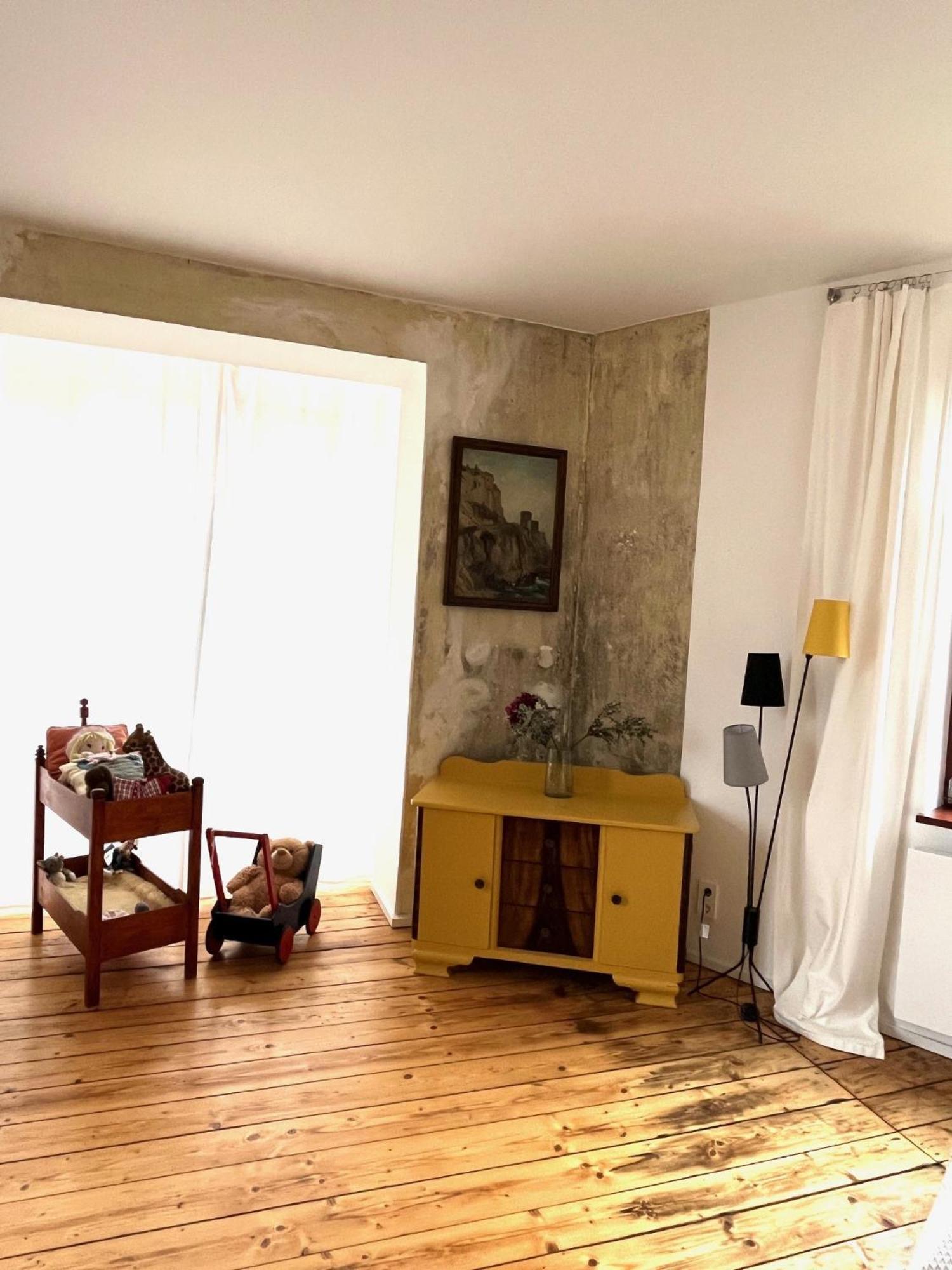 Kuenstlerzimmer Im Kulturhaus Haeselburg Gera Ngoại thất bức ảnh