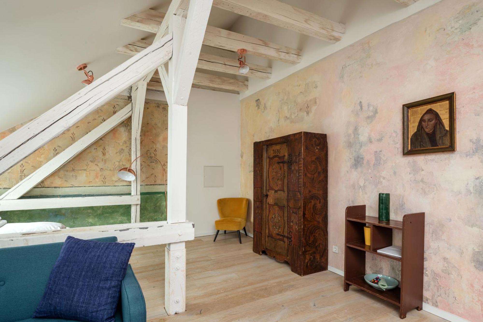Kuenstlerzimmer Im Kulturhaus Haeselburg Gera Phòng bức ảnh